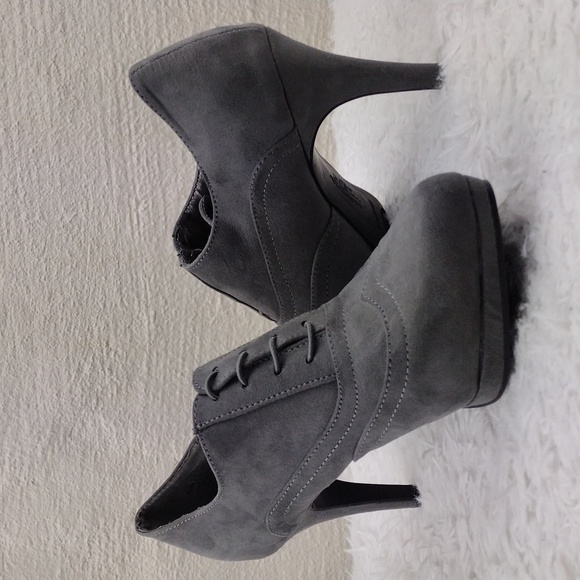 Life Stride Velocity Grey Fabric Upper Pointed-Toe High Heel Oxford Style Shoe - Picture 1 of 16